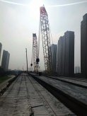 90吨履带吊助力武汉城市交通